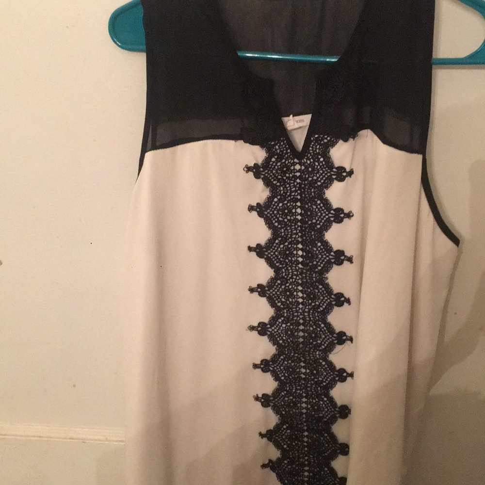 White and black tank top